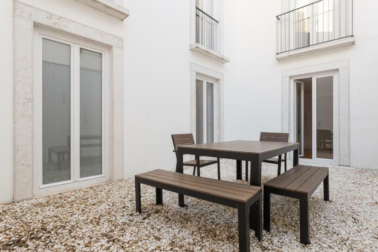Chiado Cozy Apartments - By Lu Holidays Lisbon Exterior photo