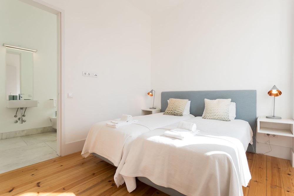Chiado Cozy Apartments - By Lu Holidays Lisbon Exterior photo